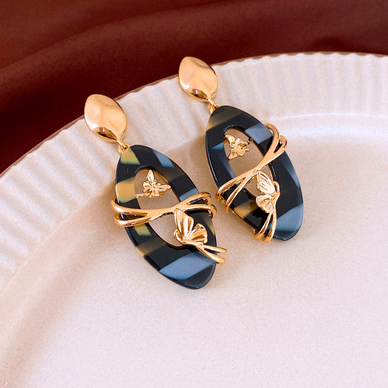 Oval Butterfly Retro Earrings