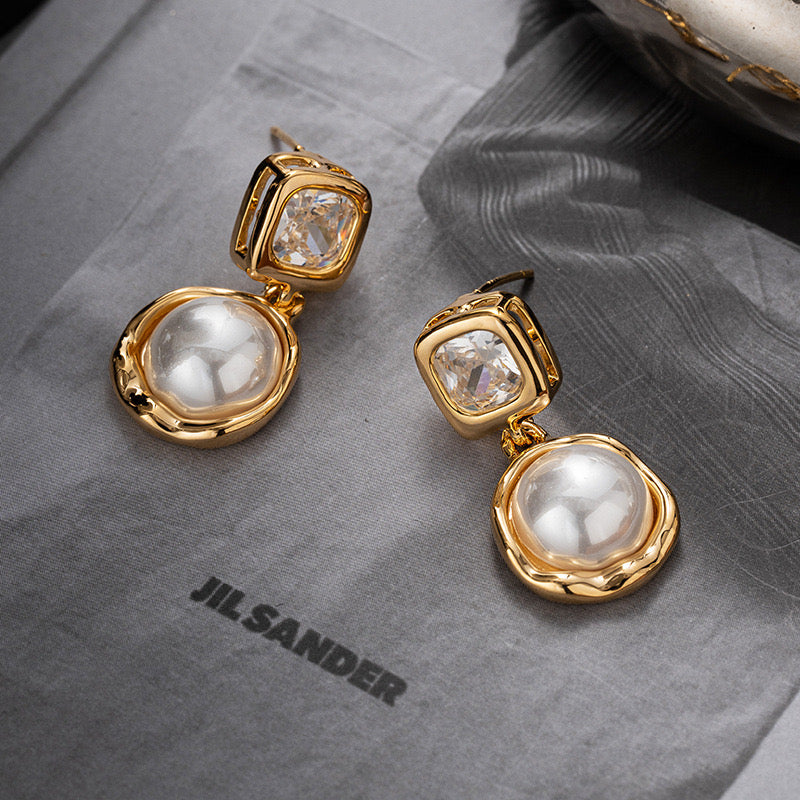 Vintage Luxury Pearl Dangle Earrings