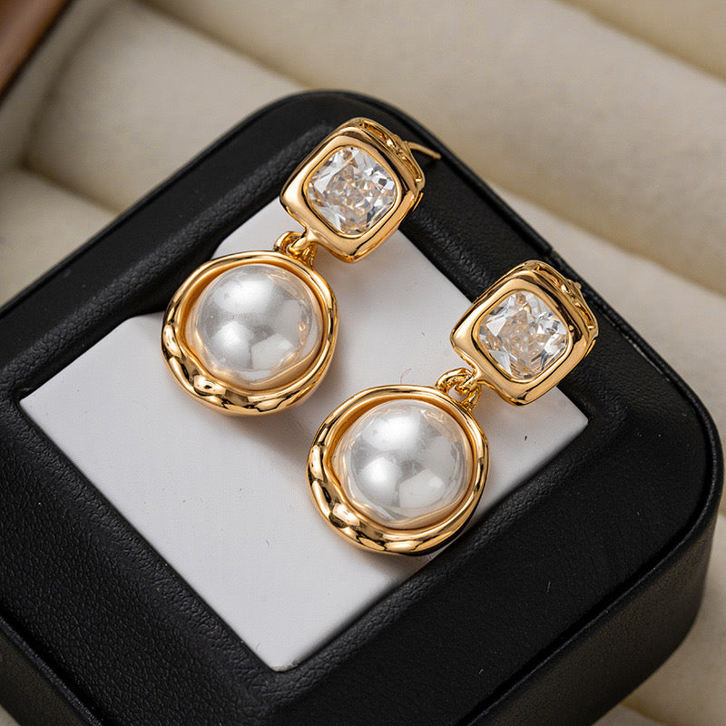 Vintage Luxury Pearl Dangle Earrings