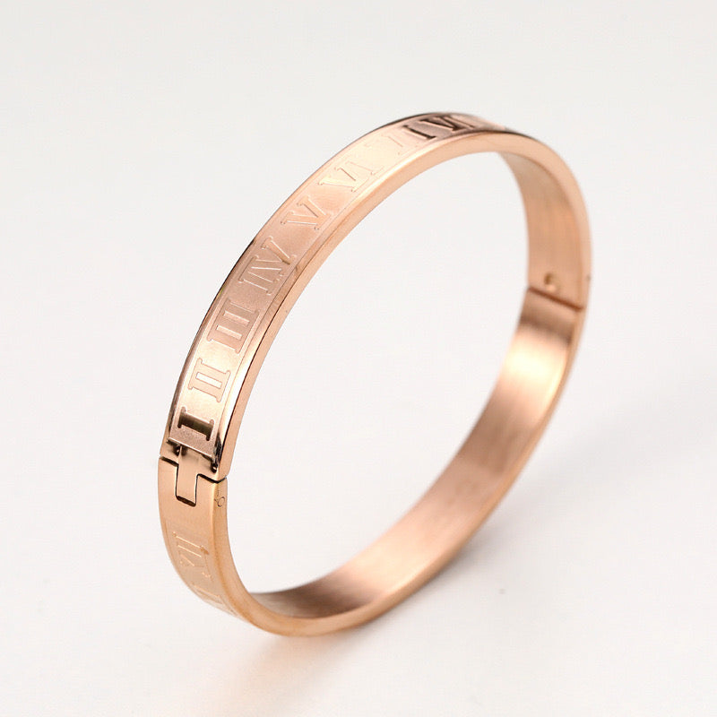 Roman Alphabet Couple Bangle