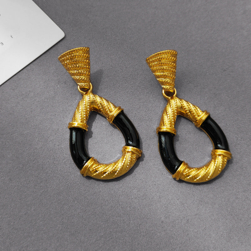 Vintage Black Shiny Twist Earrings