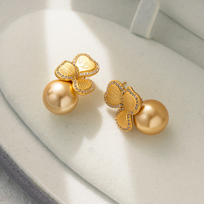 Vintage Gold Pearl Earrings