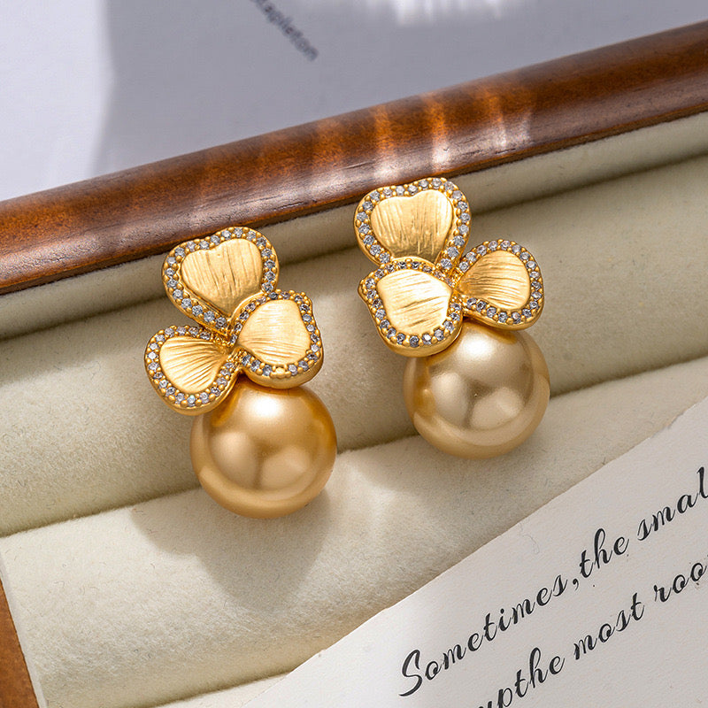 Vintage Gold Pearl Earrings