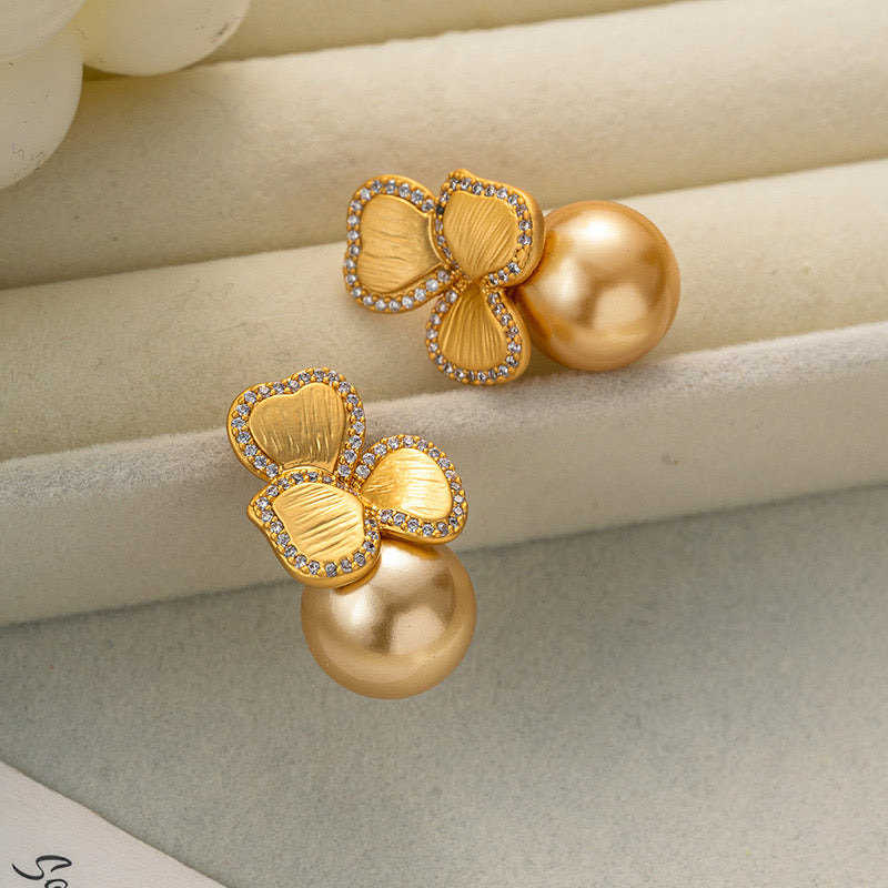 Vintage Gold Pearl Earrings