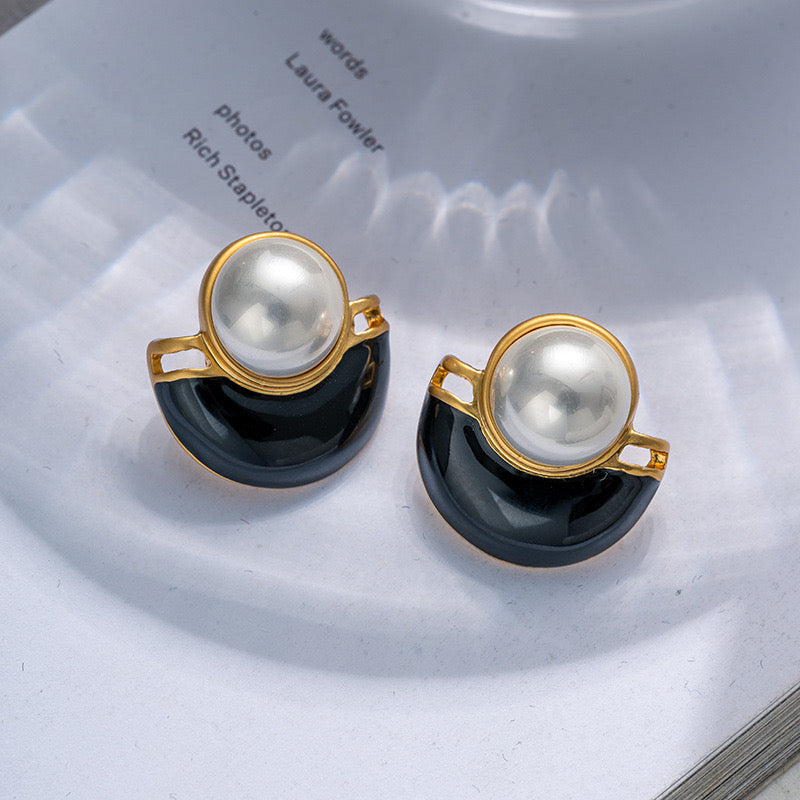 Vintage Pearl Stub Earrings