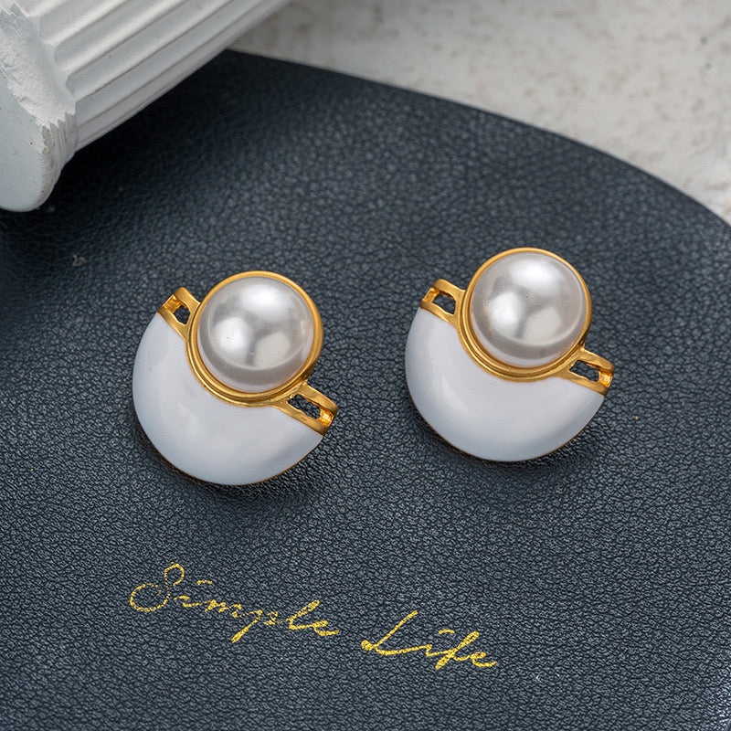 Vintage Pearl Stub Earrings